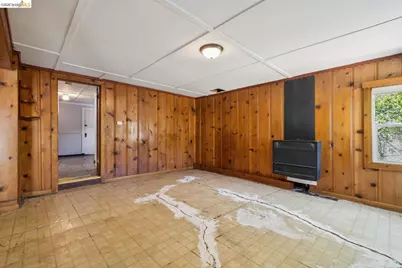 7526 Greenly Dr, Oakland, CA 94605 - Photo 20
