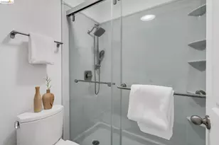 322 Hanover Ave, Oakland, CA 94606 - Photo 32