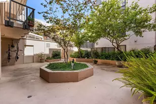 322 Hanover Ave, Oakland, CA 94606 - Photo 6