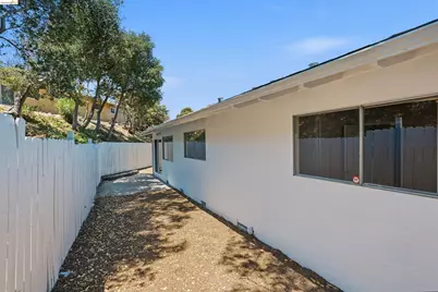 1072 View Dr, Richmond, CA 94803 - Photo 28