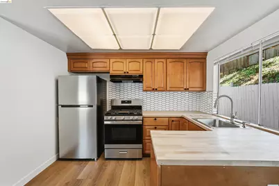1072 View Dr, Richmond, CA 94803 - Photo 8