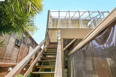 2654 Bush St, San Francisco, CA 94115 - Photo 42