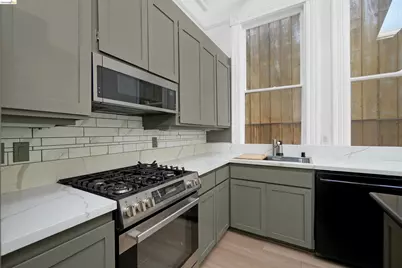 2654 Bush St, San Francisco, CA 94115 - Photo 32