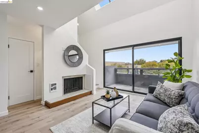 7 Embarcadero West #207, Oakland, CA 94607 - Photo 1