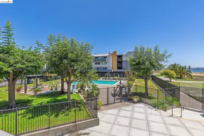 7 Embarcadero West #207, Oakland, CA 94607 - Photo 36