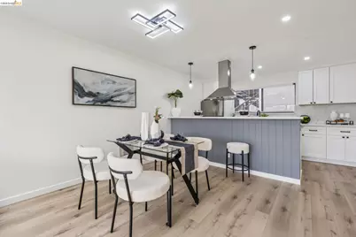 7 Embarcadero West #207, Oakland, CA 94607 - Photo 4