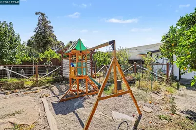 1110 Laurel Ave, Pittsburg, CA 94565 - Photo 16