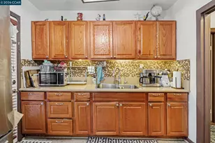 1110 Laurel Ave, Pittsburg, CA 94565 - Photo 10