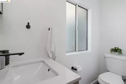 2081 Bonar St, Berkeley, CA 94702 - Photo 18