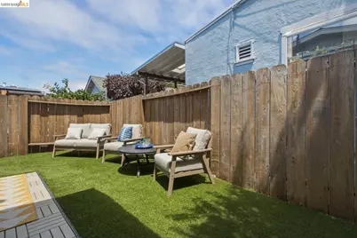 2081 Bonar St, Berkeley, CA 94702 - Photo 28
