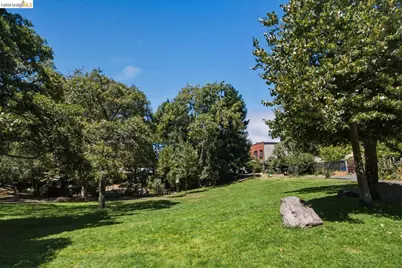 2081 Bonar St, Berkeley, CA 94702 - Photo 40