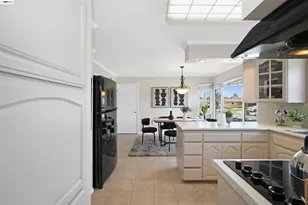 2053 Trafalgar Ave, Hayward, CA 94545 - Photo 10