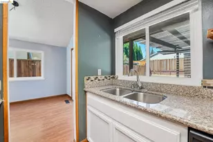 2840 Honeysuckle Cir, Antioch, CA 94531 - Photo 18