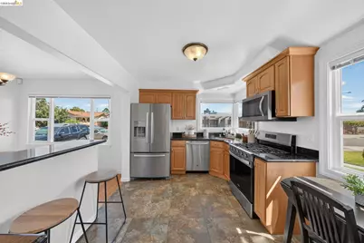 2327 Maywood Ave, Oakland, CA 94605 - Photo 18