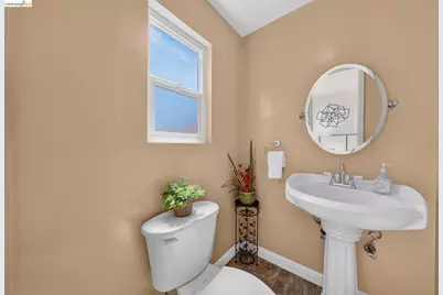 2327 Maywood Ave, Oakland, CA 94605 - Photo 30