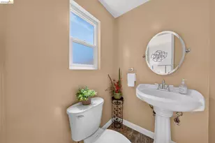 2327 Maywood Ave, Oakland, CA 94605 - Photo 30