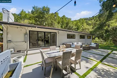 9 Easton Ct, Orinda, CA 94563 - Photo 2