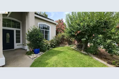 9223 Camden Lake Way, Elk Grove, CA 95624 - Photo 6