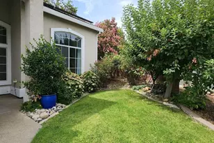 9223 Camden Lake Way, Elk Grove, CA 95624 - Photo 6
