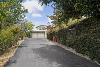 210 Courtney Ln, Orinda, CA 94563 - Photo 1