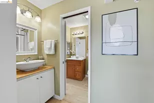 9729 Elmview Dr, Oakland, CA 94603 - Photo 26
