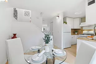 9729 Elmview Dr, Oakland, CA 94603 - Photo 16
