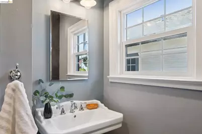 688 31st St, Oakland, CA 94609 - Photo 36