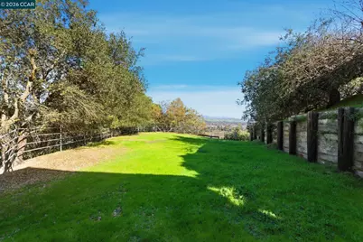 300 Oak View Ter, Danville, CA 94526 - Photo 56