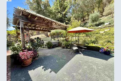 516 Moraga Way, Orinda, CA 94563 - Photo 76