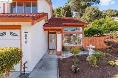 858 Coral Ridge Circle, Rodeo, CA 94572 - Photo 2