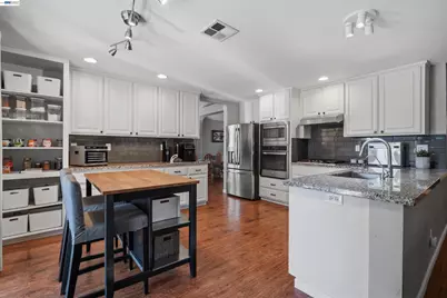 2179 Carol Ann Dr, Tracy, CA 95377 - Photo 18