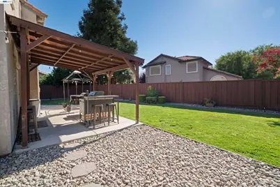 2179 Carol Ann Dr, Tracy, CA 95377 - Photo 6
