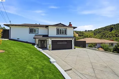 3910 Oak Hill Rd, Oakland, CA 94605 - Photo 2