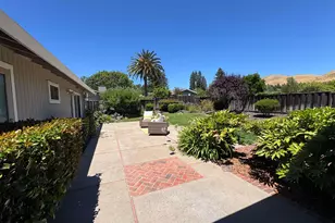 423 Deerfield Dr, Moraga, CA 94556 - Photo 32