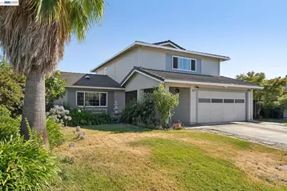 3560 Kirkcaldy St, Pleasanton, CA 94588 - Photo 2
