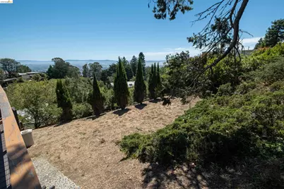 1072 Sterling Ave, Berkeley, CA 94708 - Photo 14