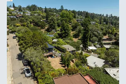 1072 Sterling Ave, Berkeley, CA 94708 - Photo 10