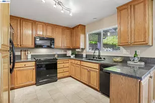 3028 Nuria Ct, San Jose, CA 95111 - Photo 10