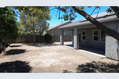 1110 Clearwater Creek Blvd, Manteca, CA 95336 - Photo 4