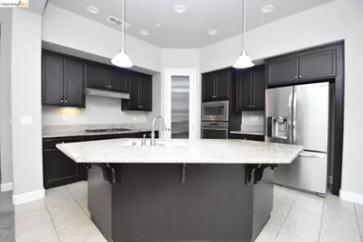 1110 Clearwater Creek Blvd, Manteca, CA 95336 - Photo 10