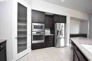 1110 Clearwater Creek Blvd, Manteca, CA 95336 - Photo 12