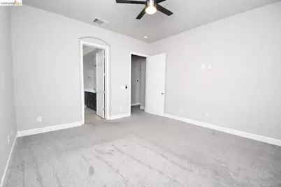 1110 Clearwater Creek Blvd, Manteca, CA 95336 - Photo 18