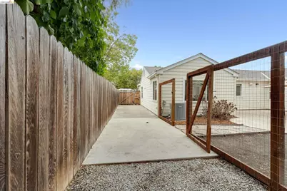 1894 Granada Dr, Concord, CA 94519 - Photo 32