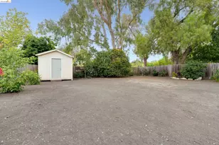 1894 Granada Dr, Concord, CA 94519 - Photo 30