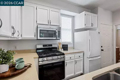 208 Commodore Dr, Richmond, CA 94804 - Photo 8