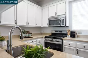 208 Commodore Dr, Richmond, CA 94804 - Photo 6