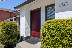 2227 Emerald Hills Cir, San Jose, CA 95131 - Photo 4