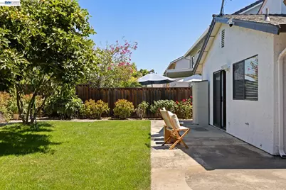2227 Emerald Hills Cir, San Jose, CA 95131 - Photo 46