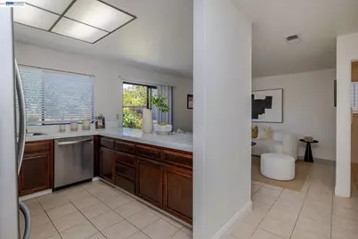 2227 Emerald Hills Cir, San Jose, CA 95131 - Photo 14