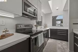7 Courageous Ct, Alameda, CA 94501 - Photo 20
